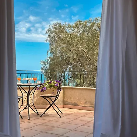 게스트하우스 Stefania 3*