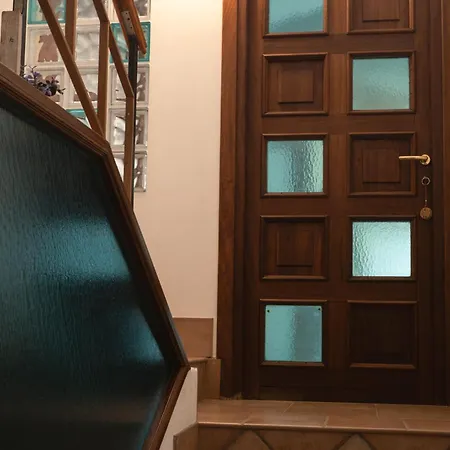 Stefania 카스텔라마레델골포